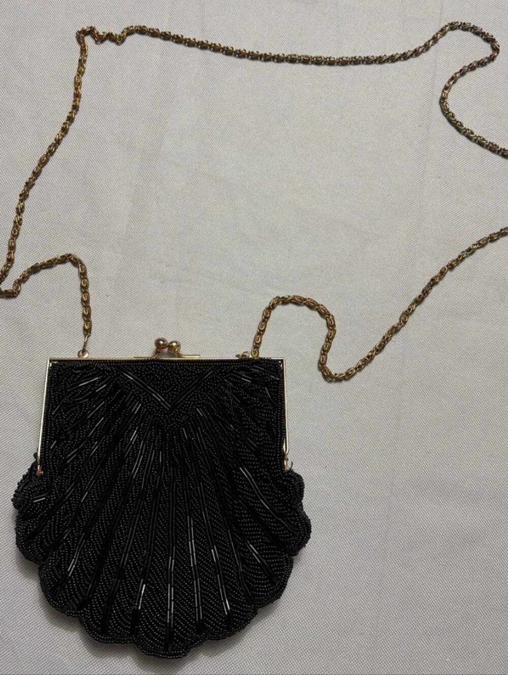 Vintage Crossbody Shell Evening Bag Clamshell Beaded Scalloped Kiss Lock Purse - Picture 2 of 7